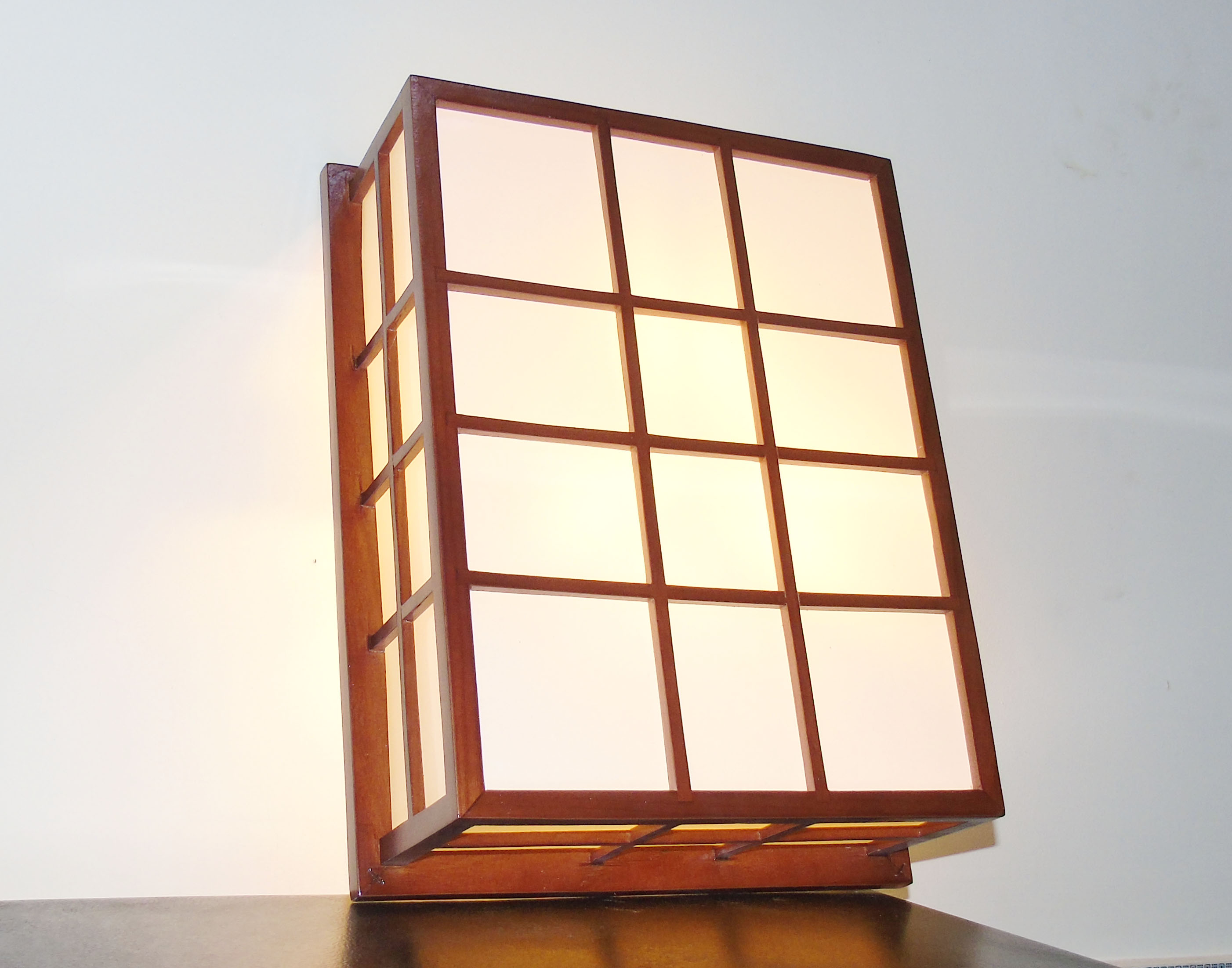 đèn gỗ ốp tường