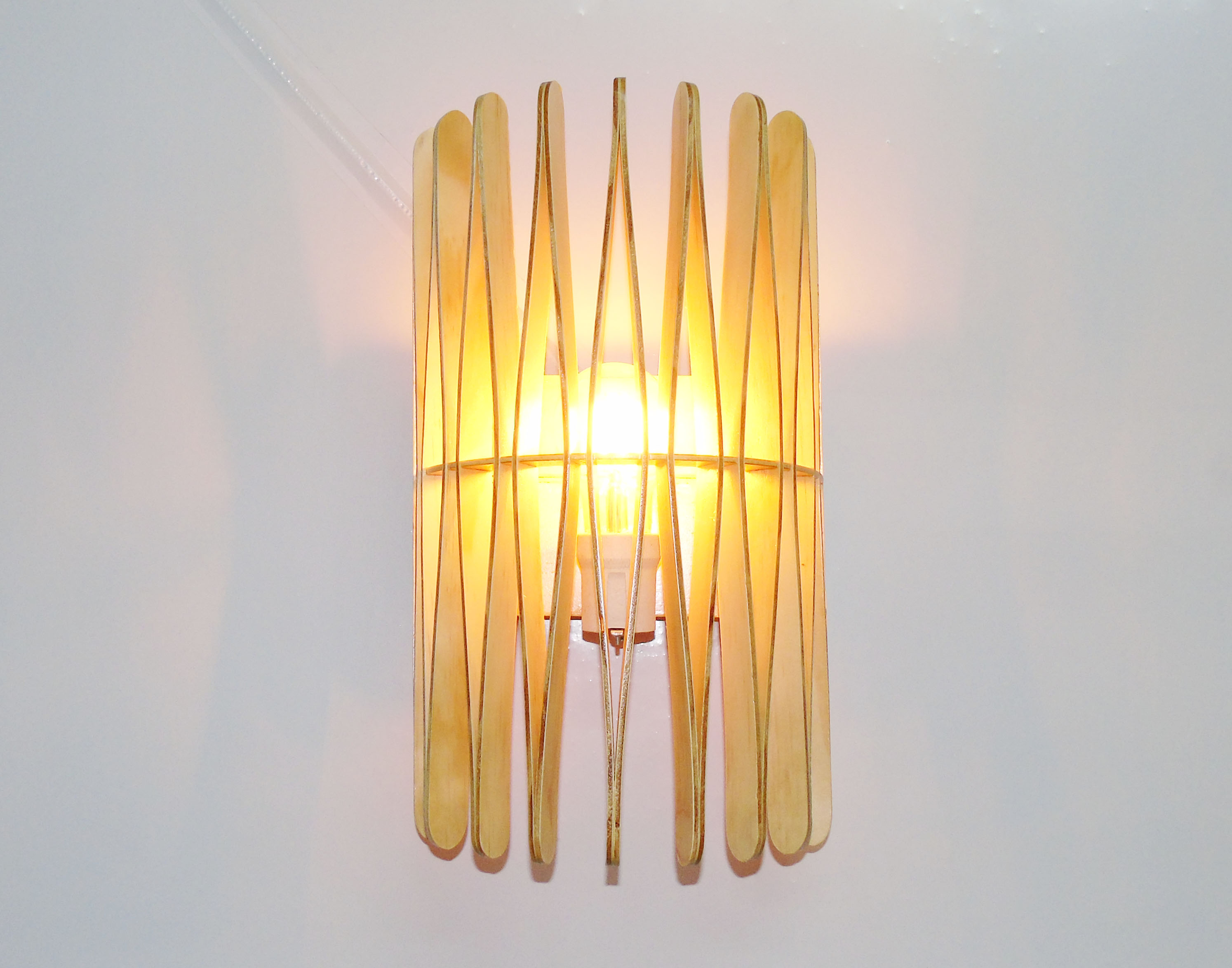 đèn gỗ ốp tường